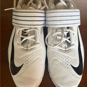 Nike Savaleos-White